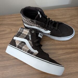 BRAND NEW Hightop Platform Vans